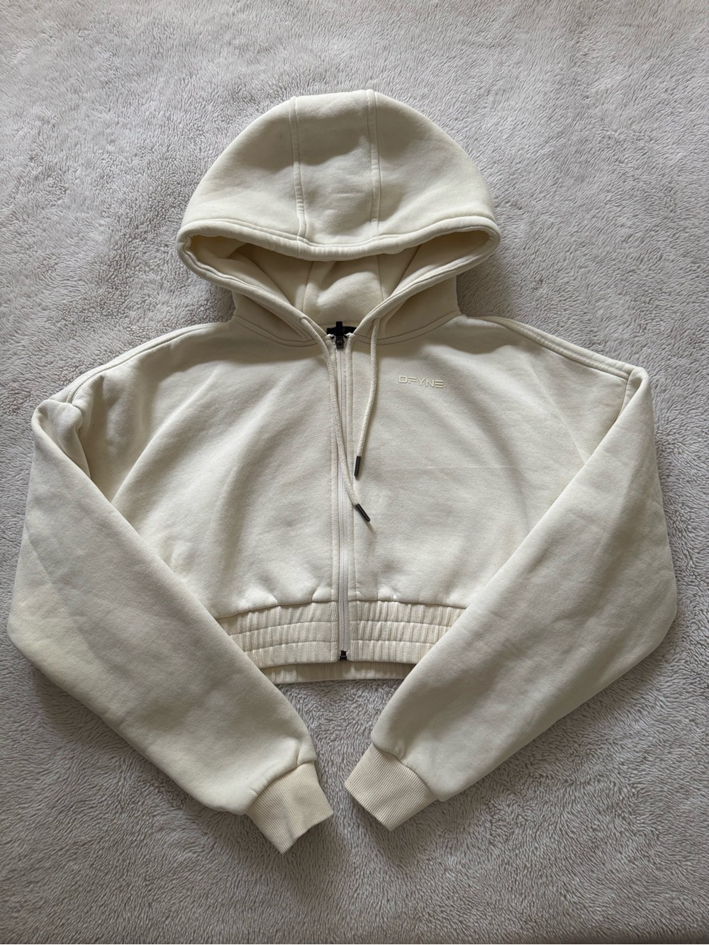 Dfyne cropped cream hoodie